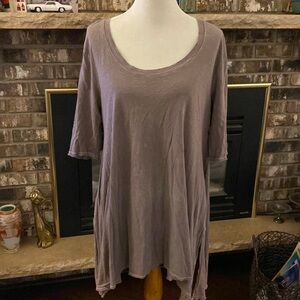 FREE PEOPLE jersey tunic. Greige color, slight ombré at hem. Size Large.